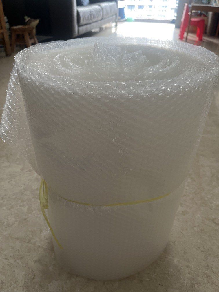 Bubble Wrap (Category: Craft Supplies & Tools) located in Singapore. Submitted by bubb88 (Listing ID 1450373633, Image 1). Description: Used for craft Left a lot Not for fussy.