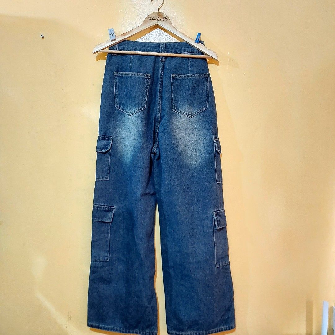 Buggy pants (Category: Jeans) located in La Trinidad. Submitted by marksols (Listing ID 1450351800, Image 2). Description: fit to s-m.