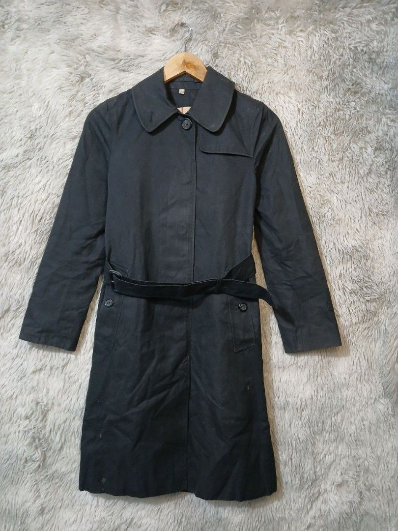 BURBERRY LONDON TRENCH COAT (Category: Coats, Jackets and Outerwear) located in Baguio. Submitted by shrrylsales (Listing ID 1450386692, Image 1). Description: BURBERRY LONDON TRENCH COAT VERYGOOD CONDITION COLOR RATE:9.5/10 NEEDS WASH ONLY SIZE 4 ON TAG 38*16.5 1280+SF💰 BAGUIO CITY LOCATION🎄.