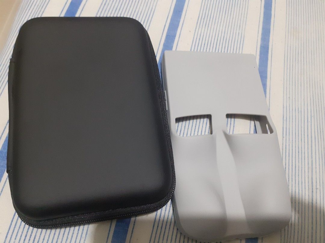 Case and tempered for ambernic R36S (Category: Cases & Covers) located in Lipa City. Submitted by newriver_a7c3ea (Listing ID 1450483186, Image 1). Description: For sale Wrong order ang dumating For Ambernic R36S zip case 2 tempered glass 1 rubber housing for Ambernic R36max 500 na lang lahat.