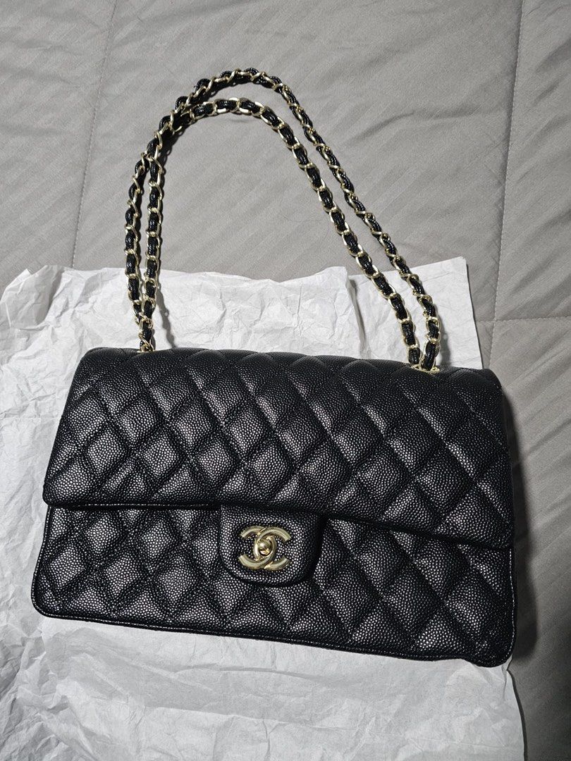 Cc flap (Category: Shoulder Bags) located in Singapore. Submitted by yourstayhere (Listing ID 1450326821, Image 1). Description: Hq quality. Preloved.