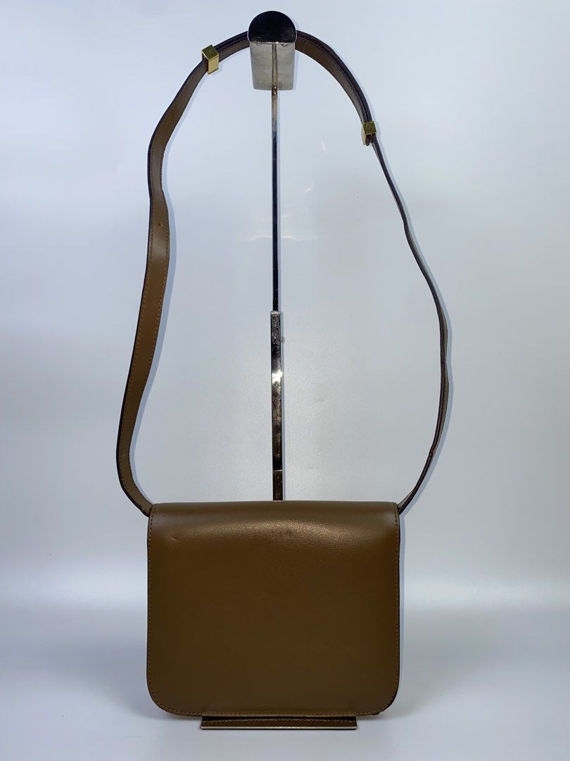 Celine - Classic Box Brown Bag (Category: Luxury Bags & Wallets) located in Dasmarinas. Submitted by goodbuyartisanal (Listing ID 1450402871, Image 3). Description: Celine Classic Box Bag Medium Used Issue check last photo Price : 3000 + ship Pm me.