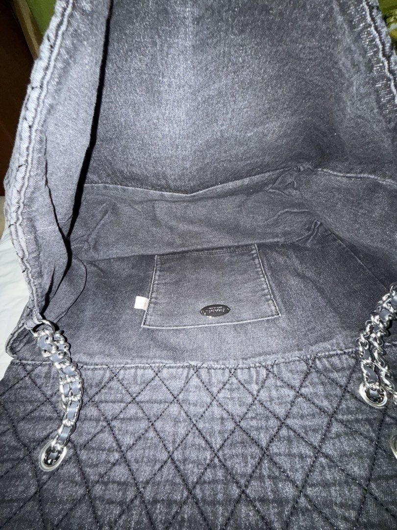 Chanel XXL Denim (Category: Luxury Bags & Wallets) located in Manila. Submitted by vintagefirstladyy_2.0 (Listing ID 1450394446, Image 2). Description: .