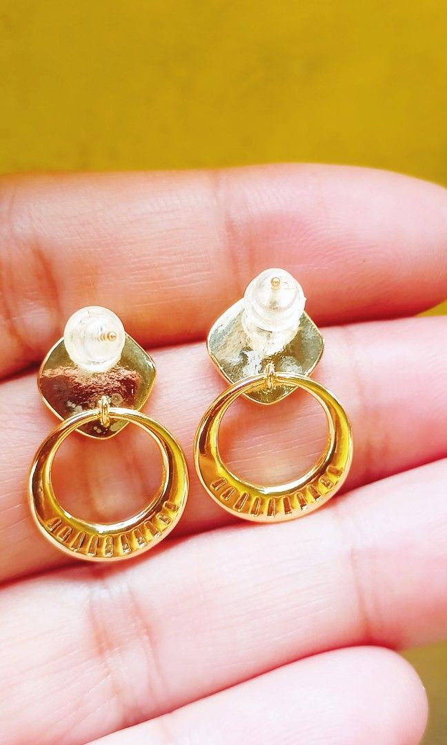 Christian Dior earrings from japan (Category: Luxury Accessories) located in Manila. Submitted by osaze_27japanbags (Listing ID 1450343845, Image 2). Description: Cd earrings from japan no flaws with stamp,hallmark with gift box kindly pm me.