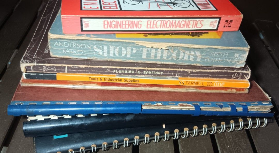 Collection of Engineering and Technical Books (Category: Textbooks) located in Las Pinas. Submitted by 030700 (Listing ID 1450328243, Image 1). Description: Bundle las piñas.