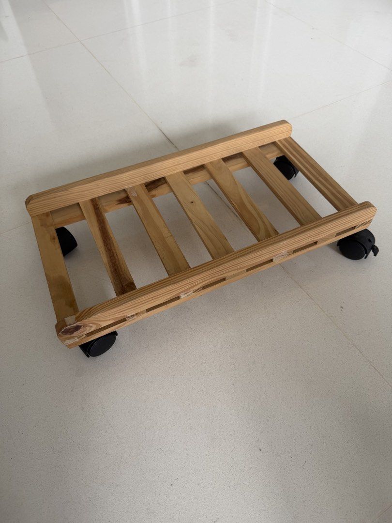 Computer Stand Roller (Category: Shelves, Cabinets & Racks) located in Singapore. Submitted by minishop15 (Listing ID 1450357207, Image 2). Description: 45 x 23 CM.