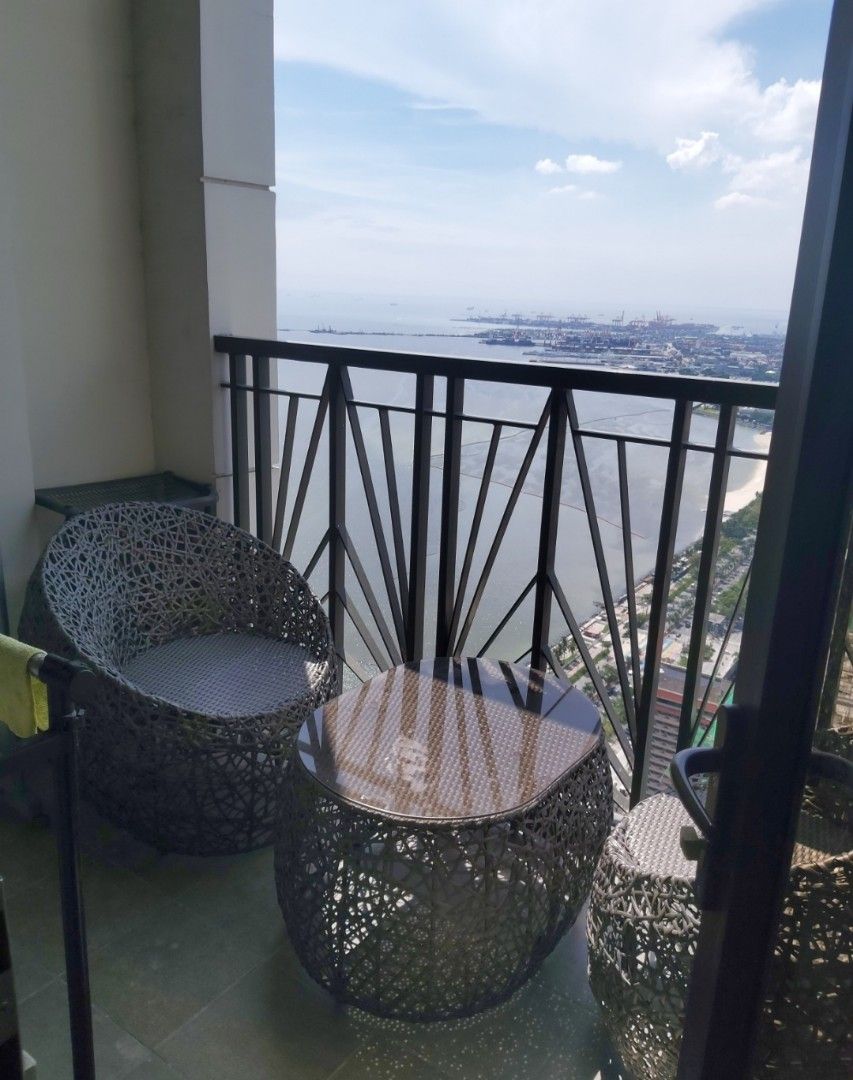 Condo for rent (Category: Apartments & Condos) located in Paranaque City. Submitted by mariacarina2020 (Listing ID 1450525577, Image 1). Description: condo for rent in Bay Suites Admiral Along Roxas Blvd Manila.1bedroom fullyfurnished and with balcony and facing bay view..