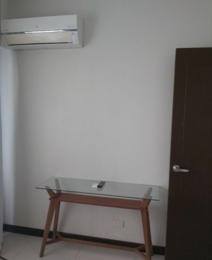 Condo for rent (Category: Apartments & Condos) located in Paranaque City. Submitted by mariacarina2020 (Listing ID 1450525577, Image 2). Description: condo for rent in Bay Suites Admiral Along Roxas Blvd Manila.1bedroom fullyfurnished and with balcony and facing bay view..