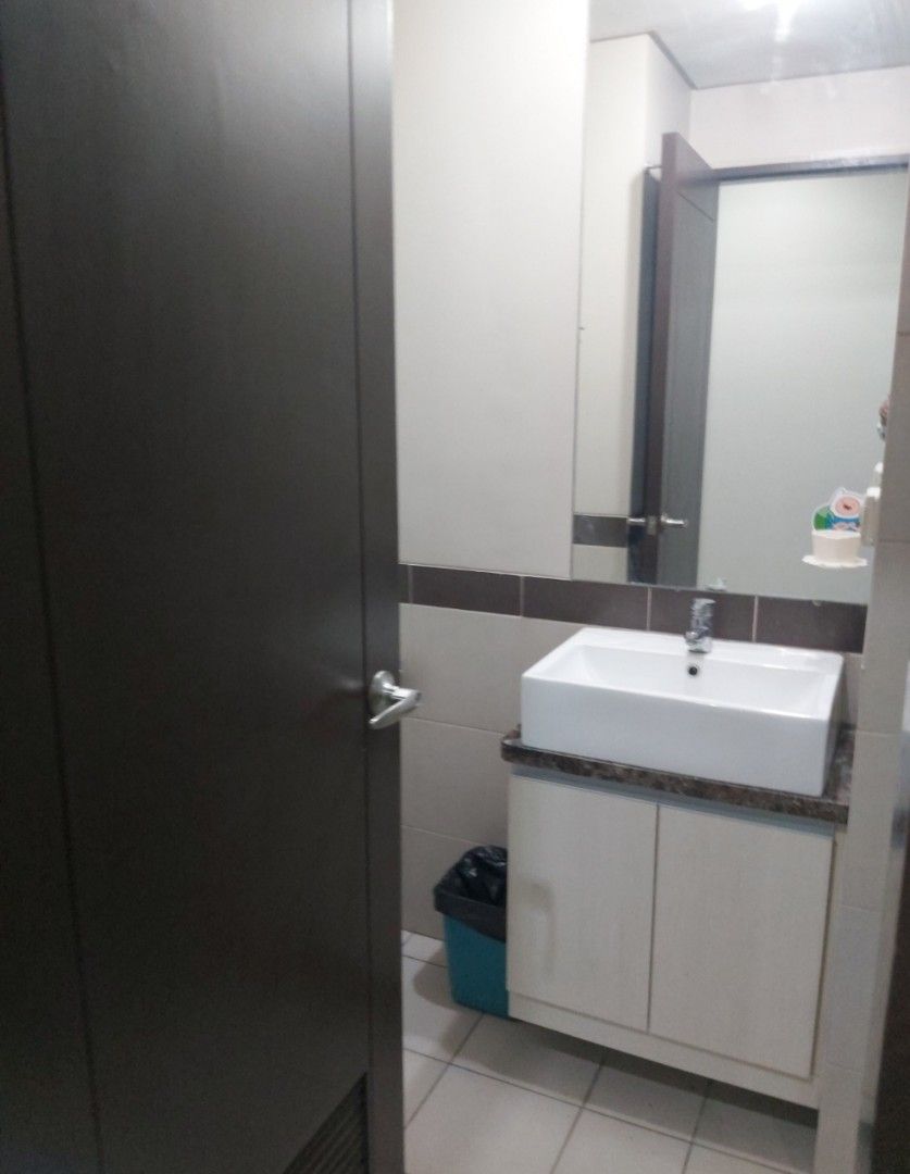 Condo for rent (Category: Apartments & Condos) located in Paranaque City. Submitted by mariacarina2020 (Listing ID 1450525577, Image 3). Description: condo for rent in Bay Suites Admiral Along Roxas Blvd Manila.1bedroom fullyfurnished and with balcony and facing bay view..