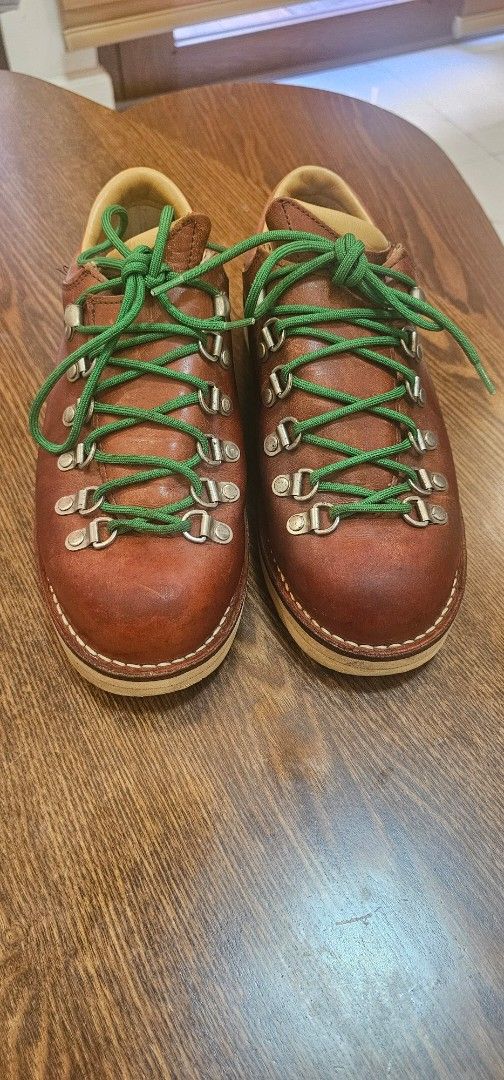 Danner Mt. Ridge (Category: Boots) located in Tanza. Submitted by walburst (Listing ID 1450402939, Image 1). Description: Danner mt. ridge low Made in USA 7D *scuffs, rubs and scratches *heel drags *some tarnish on eyelets .