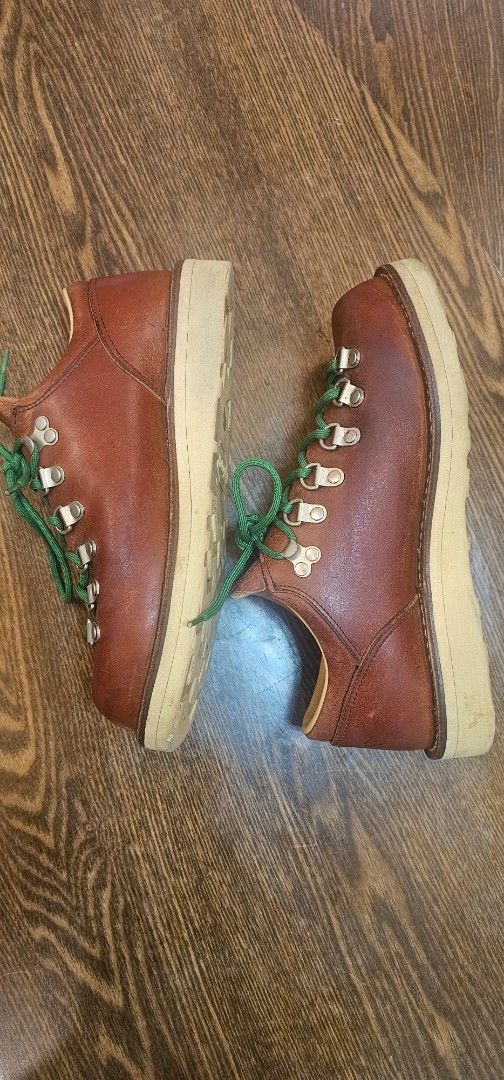 Danner Mt. Ridge (Category: Boots) located in Tanza. Submitted by walburst (Listing ID 1450402939, Image 2). Description: Danner mt. ridge low Made in USA 7D *scuffs, rubs and scratches *heel drags *some tarnish on eyelets .