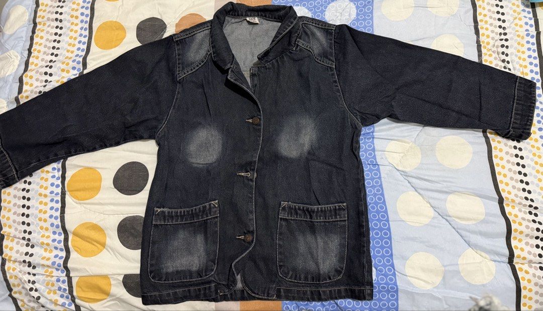 Dark Wash Denim Jacket with Pockets (Category: Coats, Jackets and Outerwear) located in Manila. Submitted by kmd22 (Listing ID 1450465579, Image 1). Description: - Dark wash denim jacket - Button-up front - Two chest pockets - Two hip pockets - Classic collar - Estimated size: Medium - Ideal for layering - Versatile wardrobe staple - Easy to style up or down.