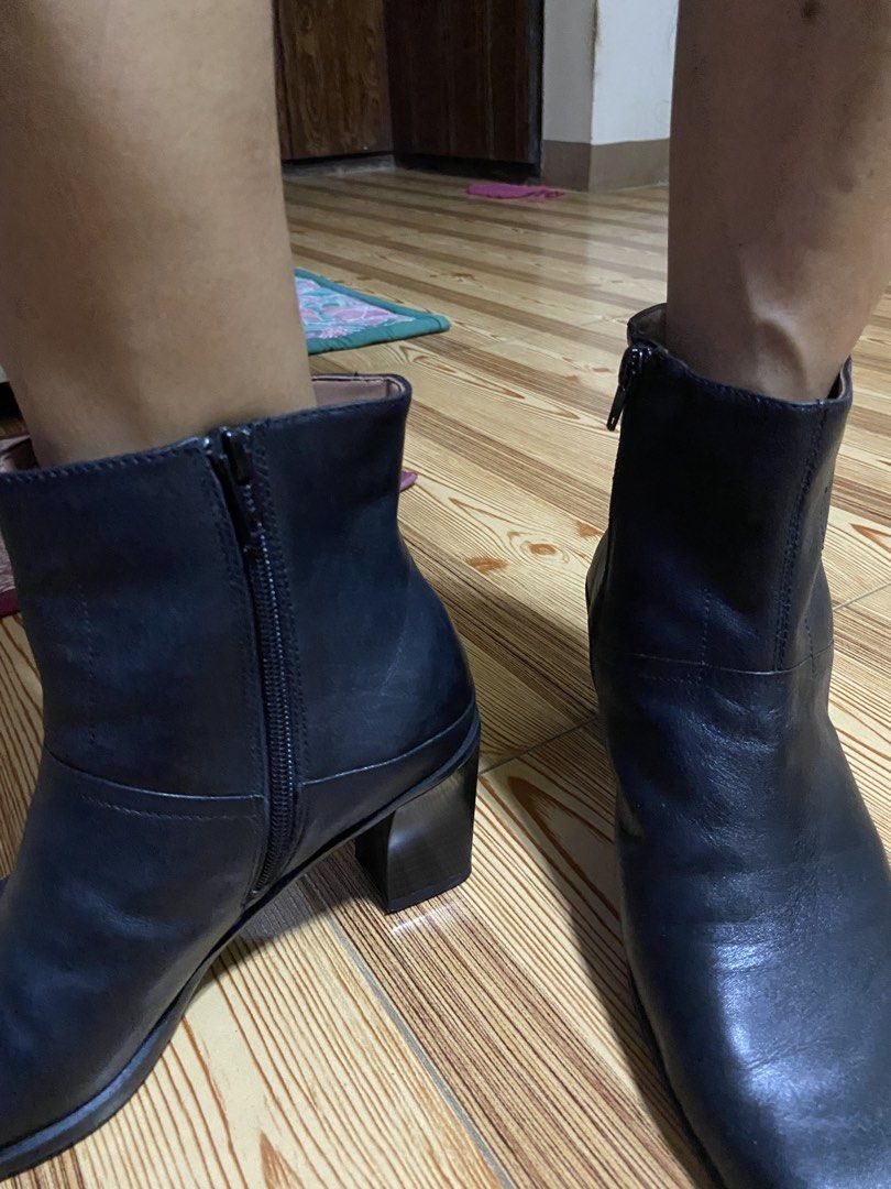 DOOKERS WOMEN ANKLE BOOTS LEATHER (Category: Boots) located in Angeles City. Submitted by cmsfrncsc (Listing ID 1450332101, Image 3). Description: - Size 7 or 8 (EURO 37 or 38) (best fit 38 slim feet) - Good condition from US .