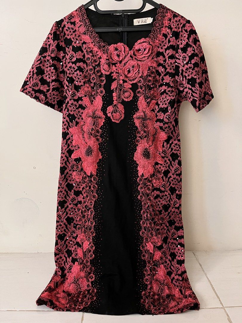 Dress Preloved Murah (Kategori: Gaun & Rok) berada di Jakarta Barat. Dikirim oleh kumoapapreloved (ID iklan 1450406923, Gambar 1). Deskripsi: SEMUA ITEM MASIH AVAILABLE detail foto dan ukuran dm (mohon screenshot produknya) bahannya tebal dan adem cocok untuk acara formal dan santai no minus no stain BISA CO OYEN 🍊 based in jakarta barat.