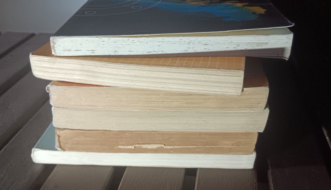 Engineering books 2 bundle (Category: Textbooks) located in Las Pinas. Submitted by 030700 (Listing ID 1450327537, Image 2). Description: las piñas .
