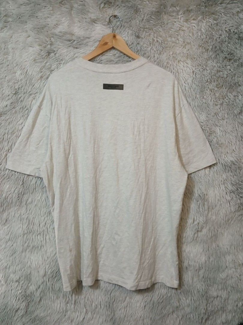 ESSENTIALS FEAR OF GOD TEE (Category: Formal Shirts) located in Baguio. Submitted by shrrylsales (Listing ID 1450387205, Image 3). Description: ESSENTIALS FEAR OF GOD TEE EXCELLENT CONDITION COLOR RATE:9.5/10 SMALL ON TAG 29*23 680+SF💰 BAGUIO CITY LOCATION🎄.
