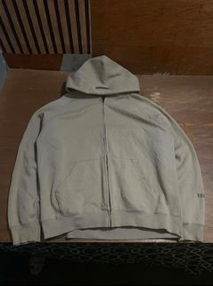 (Category: ) located in . Submitted by thriftinglikewise (Listing ID 1450088251, Image 1). Description: .