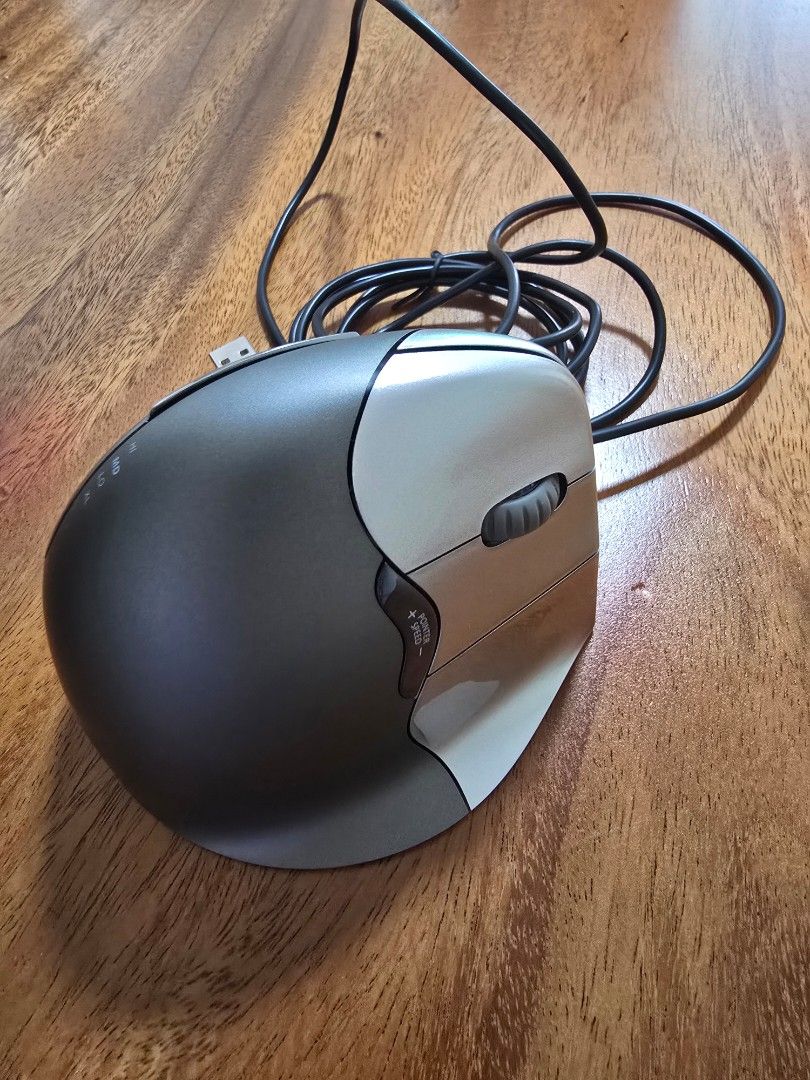 Evoluent VerticalMouse 4 Right Wired USB Ergonomic Mouse512727417335982082