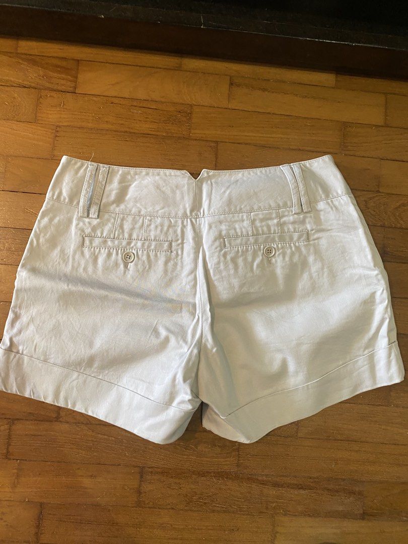 Express (Category: Shorts) located in Kuala Lumpur. Submitted by enisa8 (Listing ID 1450351228, Image 3). Description: .