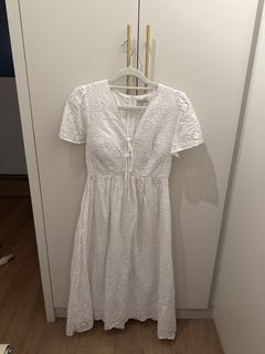 (Category: ) located in . Submitted by clearmycloset__ (Listing ID 1450413452, Image 1). Description: .