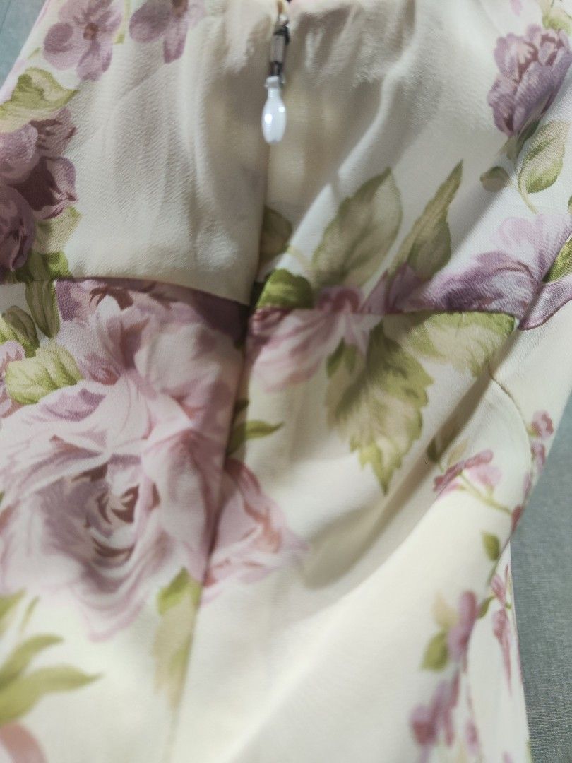 Flower Dress (Category: Dresses) located in Shah Alam. Submitted by Prelovedandnewbynanie (Listing ID 1450495553, Image 3). Description: Lined. Got side zipper. .