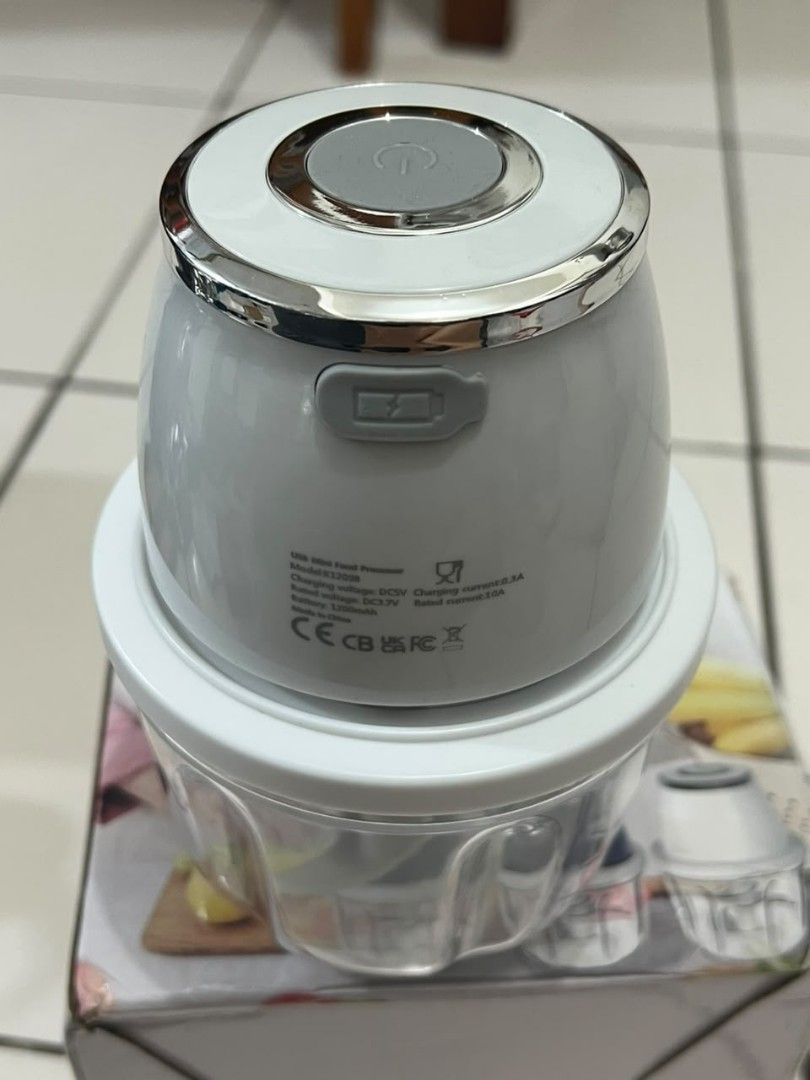 Food Processor Mini & Multi-Function Generation II (Category: Juicers, Blenders & Grinders) located in Penampang. Submitted by yuna80 (Listing ID 1450342197, Image 2). Description: - Mini Food Processor (Generation II) - 350ml capacity - 20s auto-stop function for quick chopping - Perfect for small ingredients - Easy to operate and clean - Comes in original packaging.