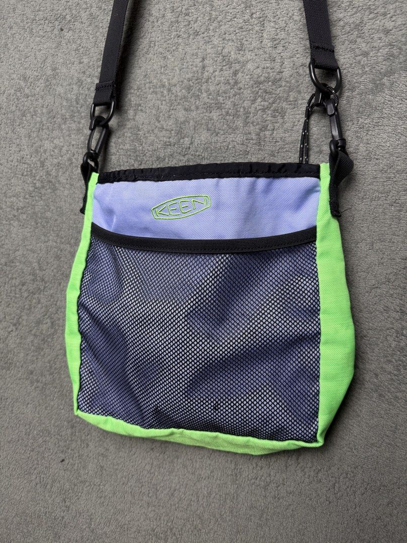 For sale authentic keen sling bag (Category: Sling Bags) located in Taguig. Submitted by thasmallph (Listing ID 1450507332, Image 2). Description: Authentic legit Excellent condition No issue No discoloration .