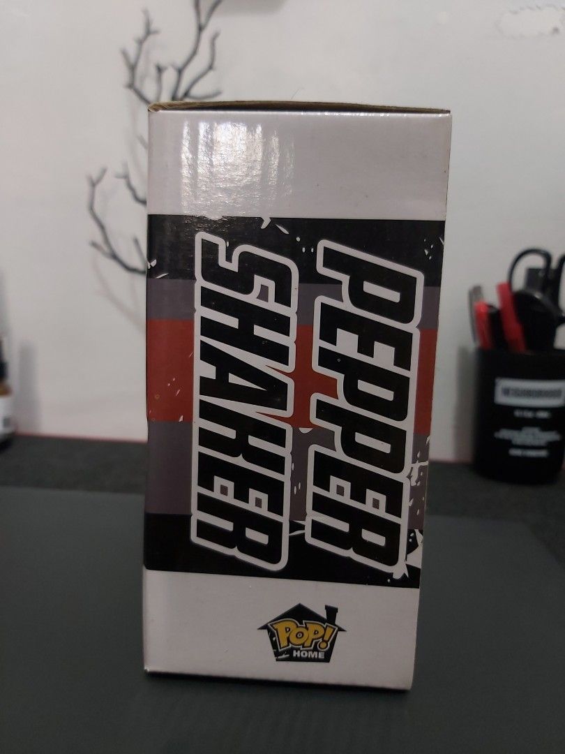 Funko Pop! Star Wars shaker (Category: Designer & Blind Box Toys) located in Mandaluyong City. Submitted by fun_demonium (Listing ID 1450343283, Image 2). Description: About: - Funko Pop! Star Wars Salt and Pepper Shaker - Ceramic material not plastic. - Good box 9/10 Payment: - Gcash / Maya Shipment: - Lalamove.