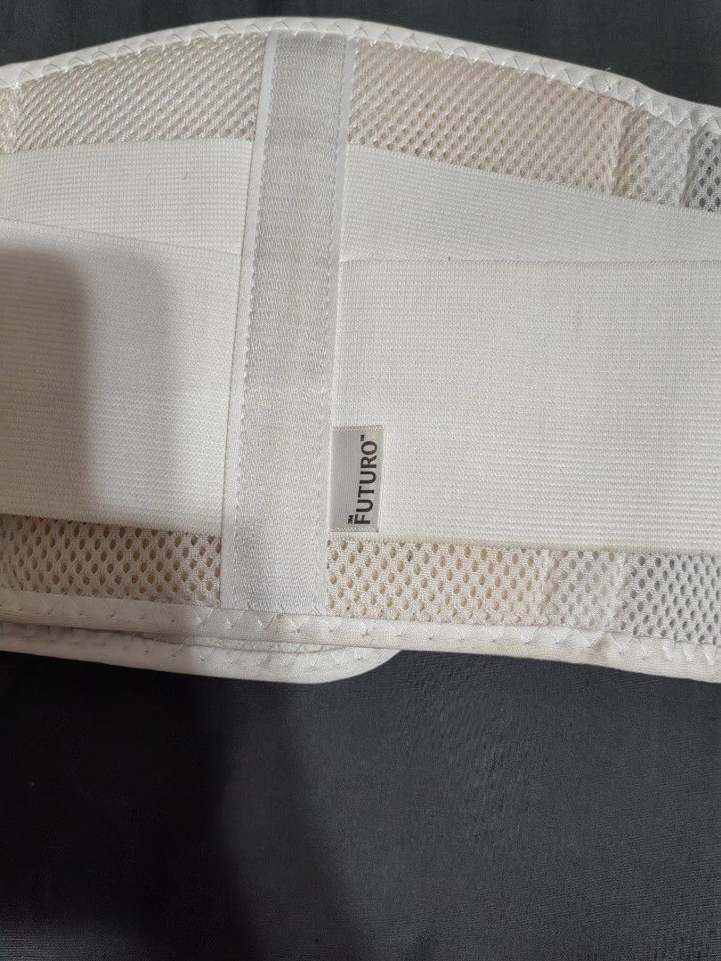 FUTURO Back Support Brace Lumbar Belt (Category: Braces, Support & Protection) located in Mexico. Submitted by kitty_go (Listing ID 1450325751, Image 3). Description: - Adjustable back support belt - Provides lumbar support - Secure fit with velcro straps - Breathable mesh material - Helps improve posture and comfort - Ideal for everyday use or physical activity.