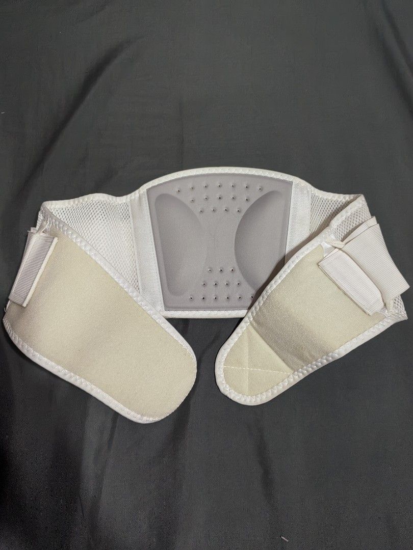 FUTURO Back Support Brace Lumbar Belt (Category: Braces, Support & Protection) located in Mexico. Submitted by kitty_go (Listing ID 1450325751, Image 1). Description: - Adjustable back support belt - Provides lumbar support - Secure fit with velcro straps - Breathable mesh material - Helps improve posture and comfort - Ideal for everyday use or physical activity.