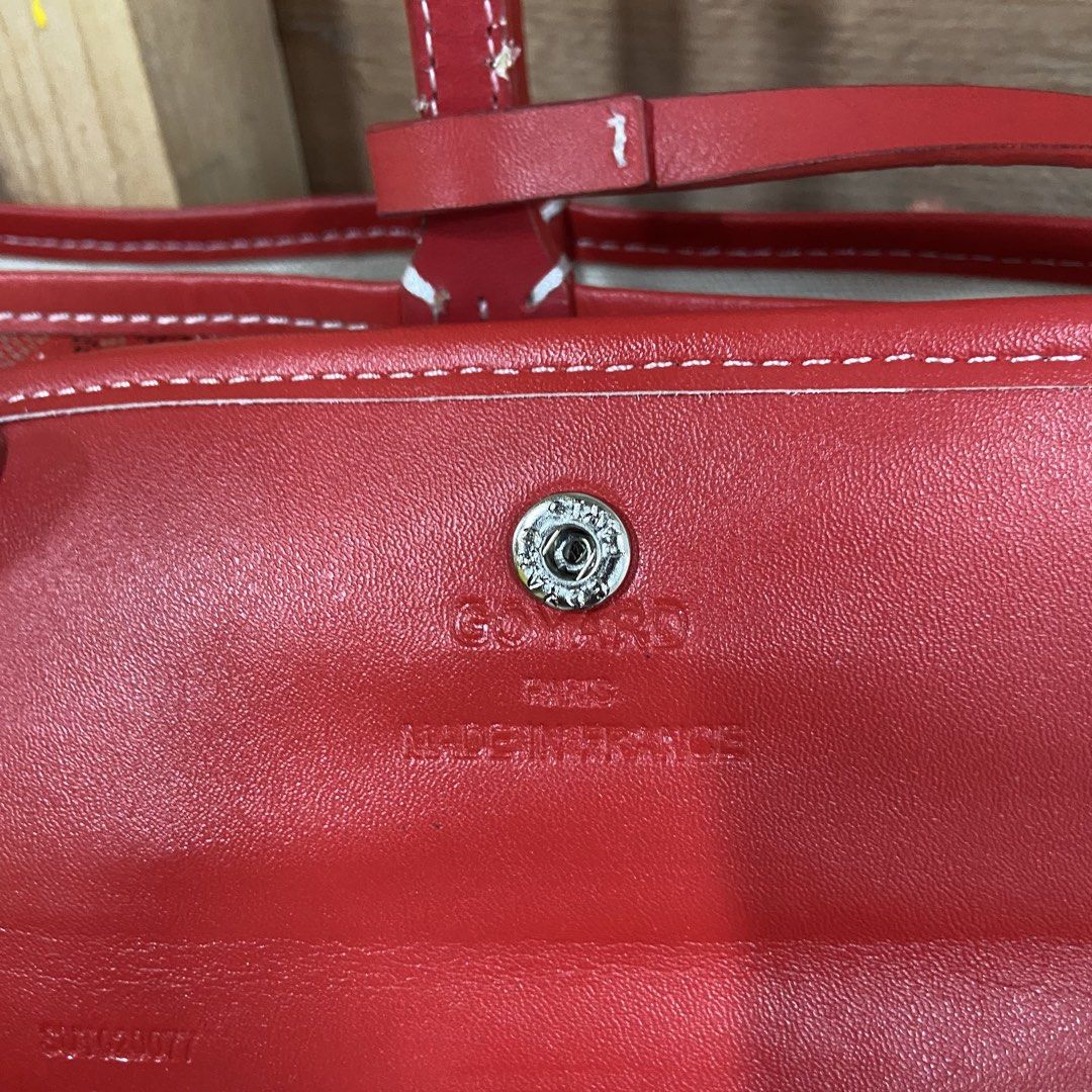 GOYARD (Category: Luxury Bags & Wallets) located in Dueñas. Submitted by d1gidoll (Listing ID 1450382913, Image 3). Description: Like new No flaws.