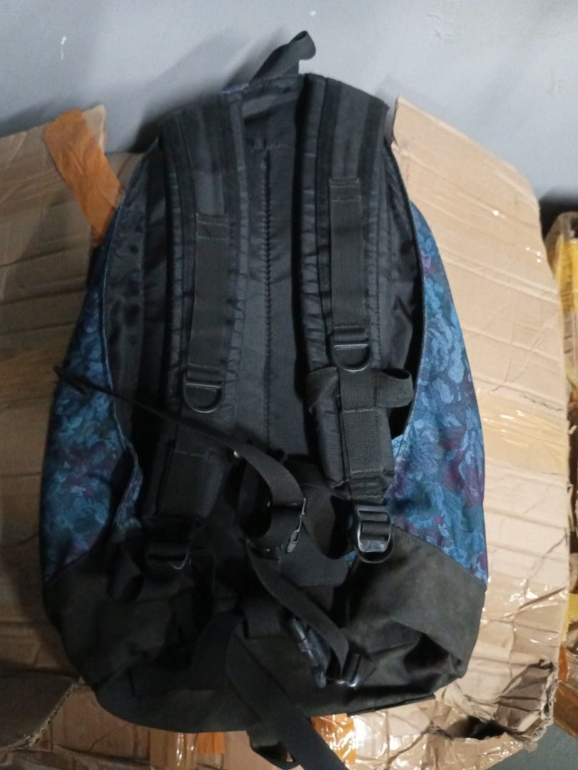 Gregory Floral Backpack Made in USA (Category: Backpacks) located in Quezon City. Submitted by arvietekto (Listing ID 1450391223, Image 2). Description: - Eye-catching floral pattern in teal, blue, and purple. - Genuine leather accents on the straps for a premium touch. - Spacious main compartment with a wide opening for easy access. - Comfortable black back panel and adjustable straps. - Proudly made in the USA..