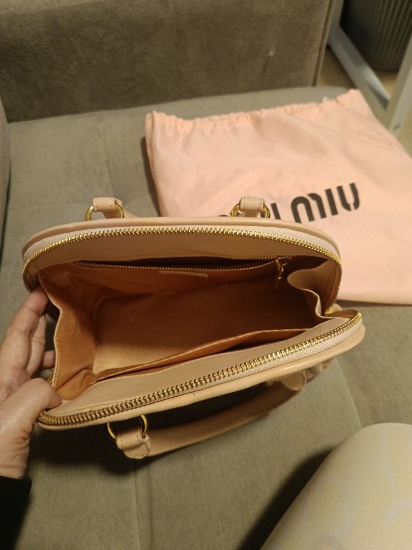 Hand bag (Category: Purses & Pouches) located in Davao. Submitted by clecle1 (Listing ID 1450435240, Image 3). Description: Brand New (Unused) Nkatago lang Handbag not Crossbody.