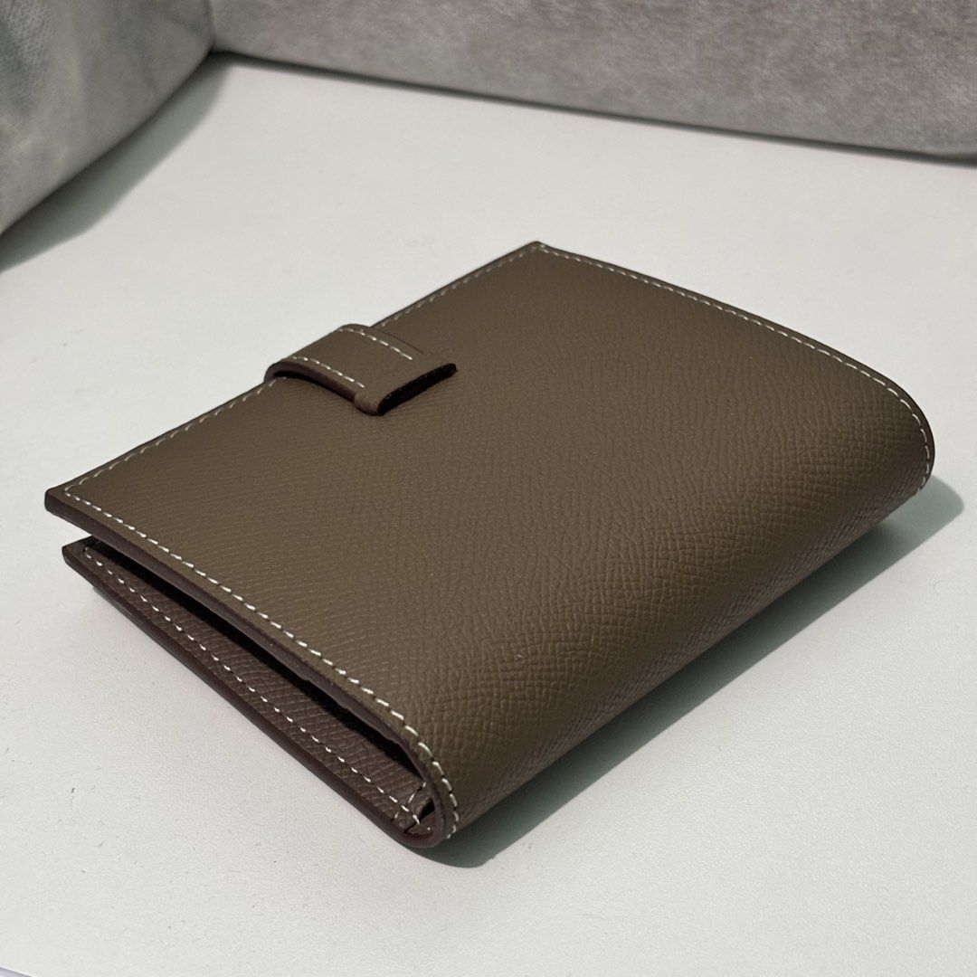 Hermes Bearn Compact Bifold Wallet in Etoupe & GHW (Category: Luxury Bags & Wallets) located in Manila. Submitted by codeofethixx (Listing ID 1450356365, Image 2). Description: Price is negotiable ✅ GENUINE EPSOM LEATHER ❌ LOGO ❌ STAMP Mode of Payment: transfer to my bank account/gcash.