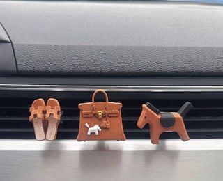 (Category: ) located in . Submitted by dd_boutique_sg (Listing ID 1450429571, Image 1). Description: .