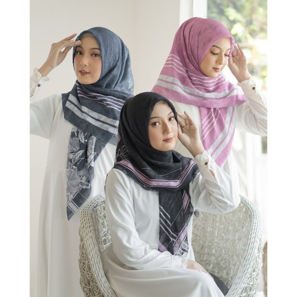 Hijab Motif Segiempat Viney Embos Lasercut Terbaru Hijabstyle （分類：絲巾）位於 Hong Kong。 由 mogo.hk 提交（商品編號 1450351418，圖片 1）。簡介： Hijab Motif Segi Empat Embos Lasercut Terbaru Assalamualaikum Kak, Silakan dipilih untuk Hijab Motif Segi Empat Embos Lasercut Terbaru Hijabstyle yaa. Keunggulan Produk Bahan Viney Embos. Model jilbab segi empat. Finishing Lasercut. Proses pengiriman setiap hari. Bahan adem, mudah digunakan, dengan motif mewah. Ready stock, se