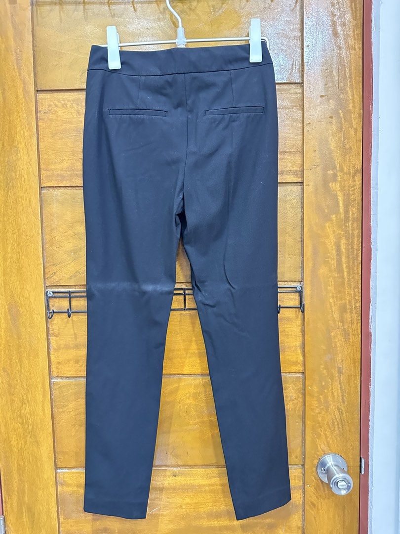 H&M Black Zip Detail Tailored Pants (Category: Other Bottoms) located in Manila. Submitted by arianev (Listing ID 1450495518, Image 2). Description: - H&M black tailored pants -size 36.