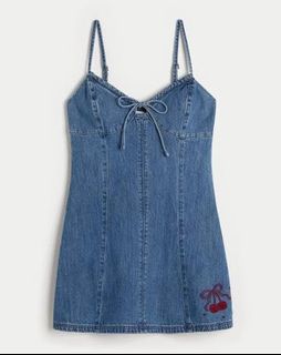 (Category: ) located in . Submitted by singaporeclothes1234 (Listing ID 1450413162, Image 1). Description: .