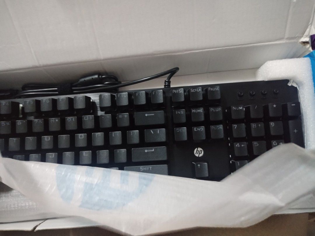 HP KEYBOARD (Category: Computer Keyboard) located in Muntinlupa City. Submitted by adohr27 (Listing ID 1450363815, Image 3). Description: Bagong Bago po yan wala ako dapat paliwanag deform lang sa box sinira ng anak ko pero. hindi gusto ng mister ko.