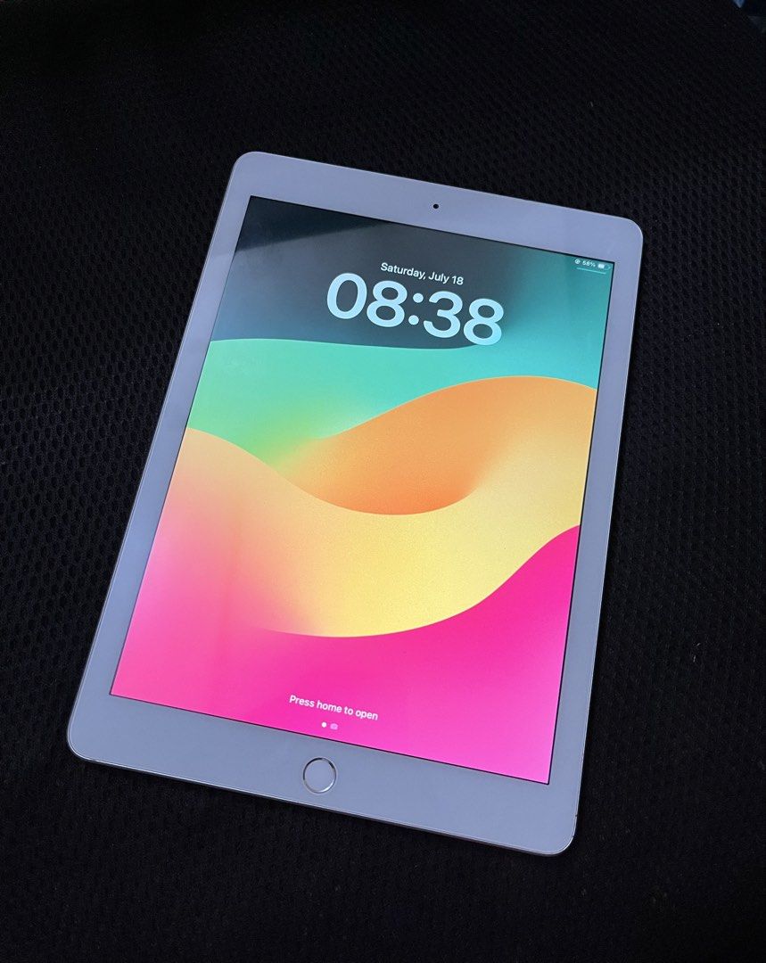 IPAD 6TH GEN 2018 | 128 GB (Category: iPad) located in Quezon City. Submitted by allsortsshop (Listing ID 1450493157, Image 2). Description: .