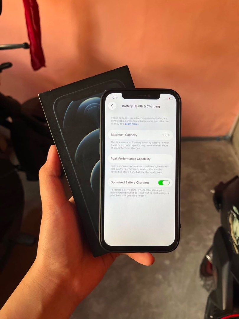 Iphone 12pro 128gb (Category: iPhone 12 Series) located in Caloocan City. Submitted by gentlehorse.103 (Listing ID 1450338355, Image 2). Description: Iphone 12pro 128gb Truetone works Buttons all working Mic works well Back cam workswell and clear Frontcam bit malabo Anysim no problem w cellular, data, wifi No ghost touch Makinis almost no dents and stratches nandyan na po ibang details sa picture fixed na po price with box, charger, case cainta 