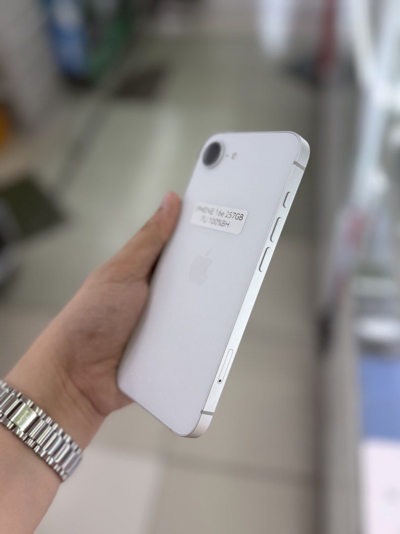 IPhone 16e 256GB 100BB NTC approved no issues Openline (Category: iPhone 16 Series) located in San Juan City. Submitted by najihahtelecomshop2018 (Listing ID 1450473489, Image 2). Description: Legit Store | Original unit FOR SALE | TRADE / SWAP ▫️INSTALLMENT thru: 🔸Credit Card (straight / installment) 🔸Ggives / Gcredit + 6% interest 🔸Spay Later + 6% interest (RFS: Buy and Sell any kinds of Gadgets) Description: iPhone 16e 256GB ( other GB are 