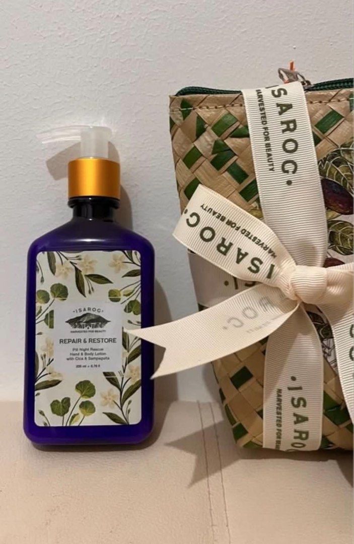 Isarog Bath & Body Self-Care Set (Category: Bath) located in Makati City. Submitted by zyennapp (Listing ID 1450479969, Image 2). Description: Isarog Bath Set ✨Inclusions: • Isarog Pili Night Rescue Body Lotion • Isarog Body Scrub Stone • Isarog Soap • Isarog Buri Bag • Isarog Paper Bag • Isarog Card Brand new, not used. Perfect for personal use or as a gift..