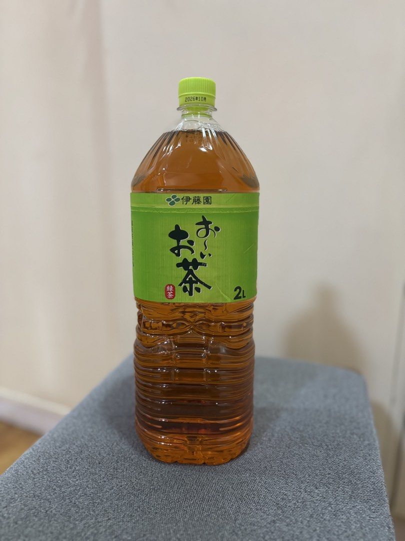 Ito En Unsweetened Green Tea 2L (Category: Health Food, Drinks & Tonics) located in Manila. Submitted by chaaquino (Listing ID 1450417549, Image 2). Description: Ito En Unsweetened Green Tea, 2L bottle. Authentic Japanese green tea. No sugar added, 0 calories. Refreshing and healthy. 10/2026 expiry. Please take note 📝 - Strictly Metro Manila buyers only! - Location: Batasan Hills, Quezon City - Payment: GCash or BDO only (payment first) - MOD: L