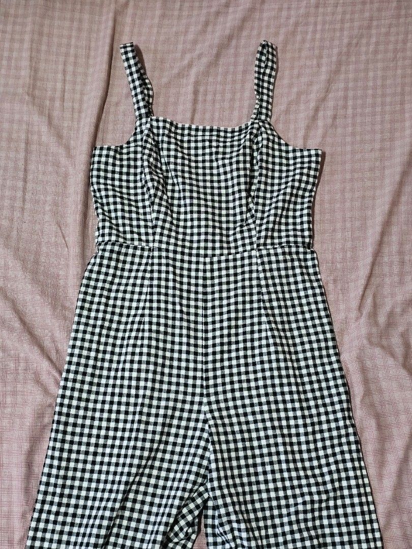JAPNA Checkered Smocked Romper [L] (Category: Rompers) located in Quezon City. Submitted by declutterwithnari (Listing ID 1450352000, Image 1). Description: JAPNA Checkered Smocked Romper - Color: Black and White - Size: Large (Fits until semi-xl frame) - In good condition, doesn't fit me anymore that's why I decided to sell it. This is semi-nego! Message me for the last price! MOP: GCash, GoTyme, Maya (payment first) MOD: Lalamove, Grab, J&T (it