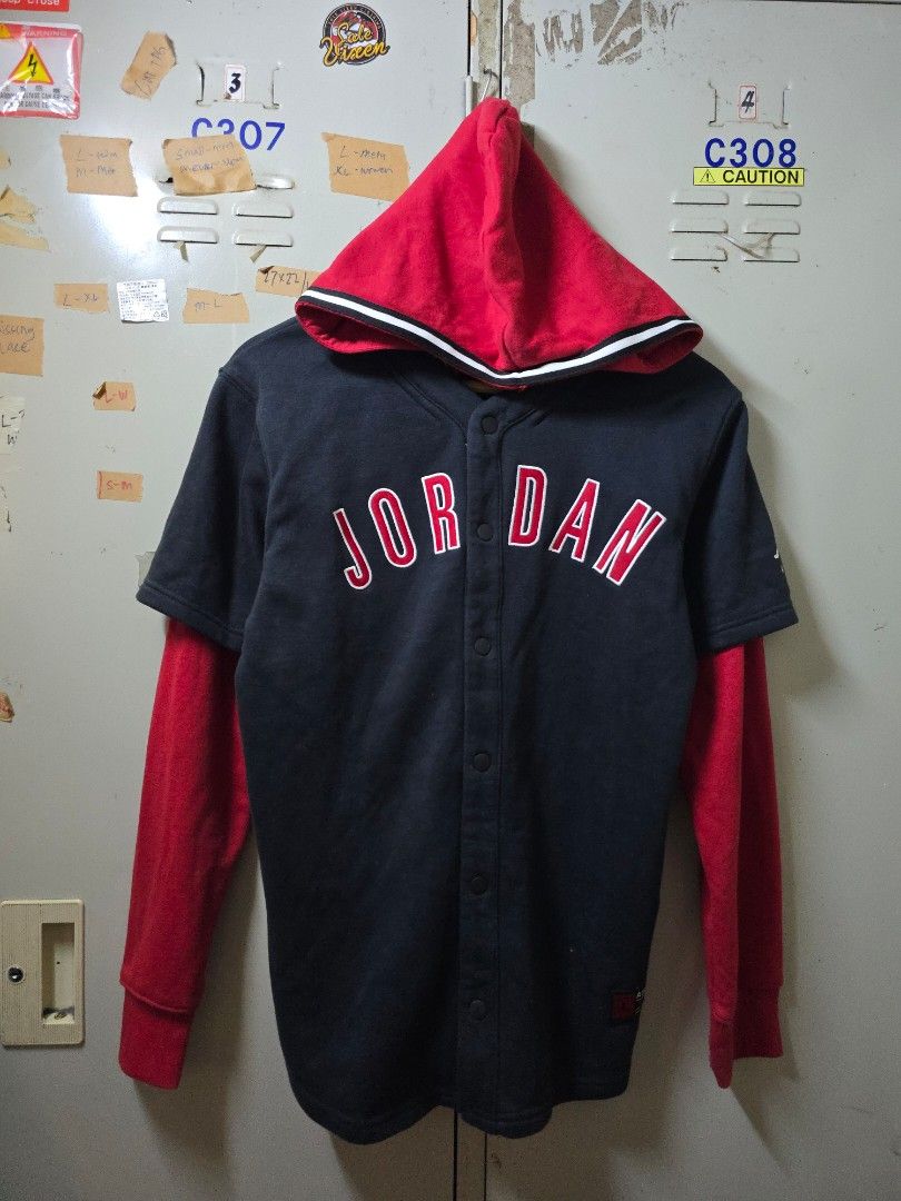 由 jaaeyy (刊登 ID 1450324389，圖片 1) 提交，位於 台北市 (Taipei) 的 Jordan (類別：帽Ｔ、大學T)，說明：Jordan kids (12-13)。