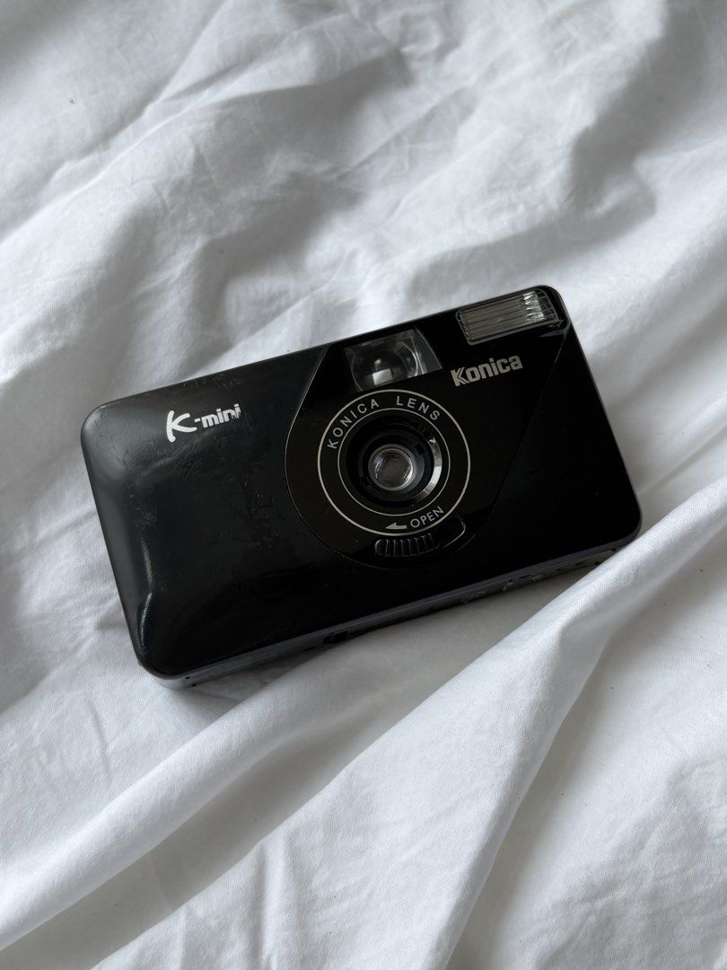 Konica K-mini Film Camera (Category: Cameras) located in Pasig City. Submitted by parall3lles3m (Listing ID 1450348329, Image 2). Description: Konica K-mini 1x CR123a battery 35 mm film Flash working MOP: BDO BPI Gcash Maribank EW .