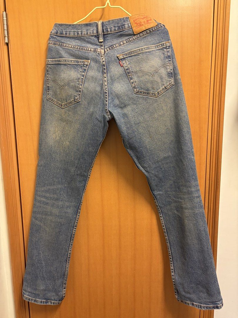Levi’s 511 （分類：牛仔褲）位於 Hong Kong。 由 fastdolphin_1deb58 提交（商品編號 1450450652，圖片 2）。簡介： Levi’s 511 jeans Waist: 32 inch Stain on right thigh 。