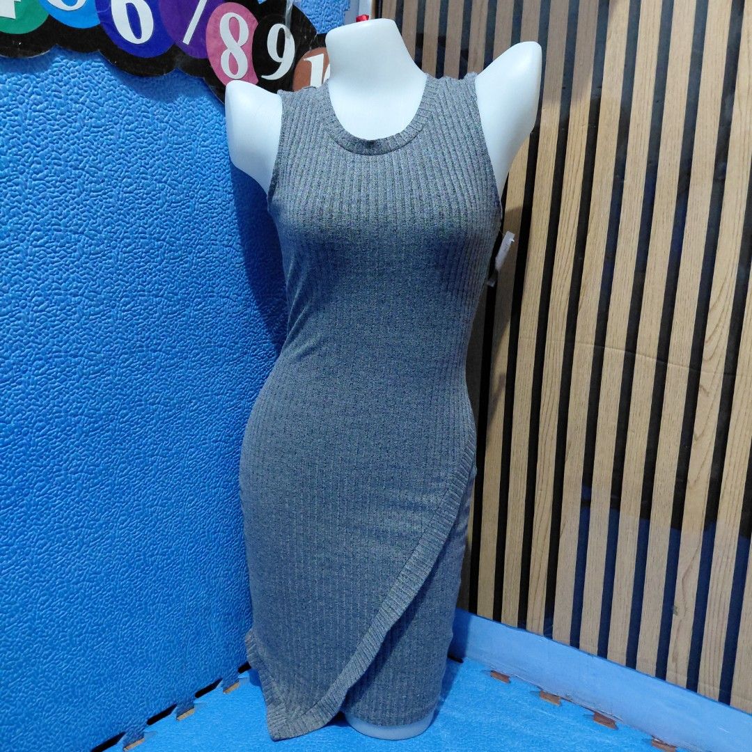 LOVE J Knitted Dress (Category: Dresses) located in Manila. Submitted by pandinity (Listing ID 1450373434, Image 1). Description: W - 22-30in L - 33in knitted fit stretchable US Brand.
