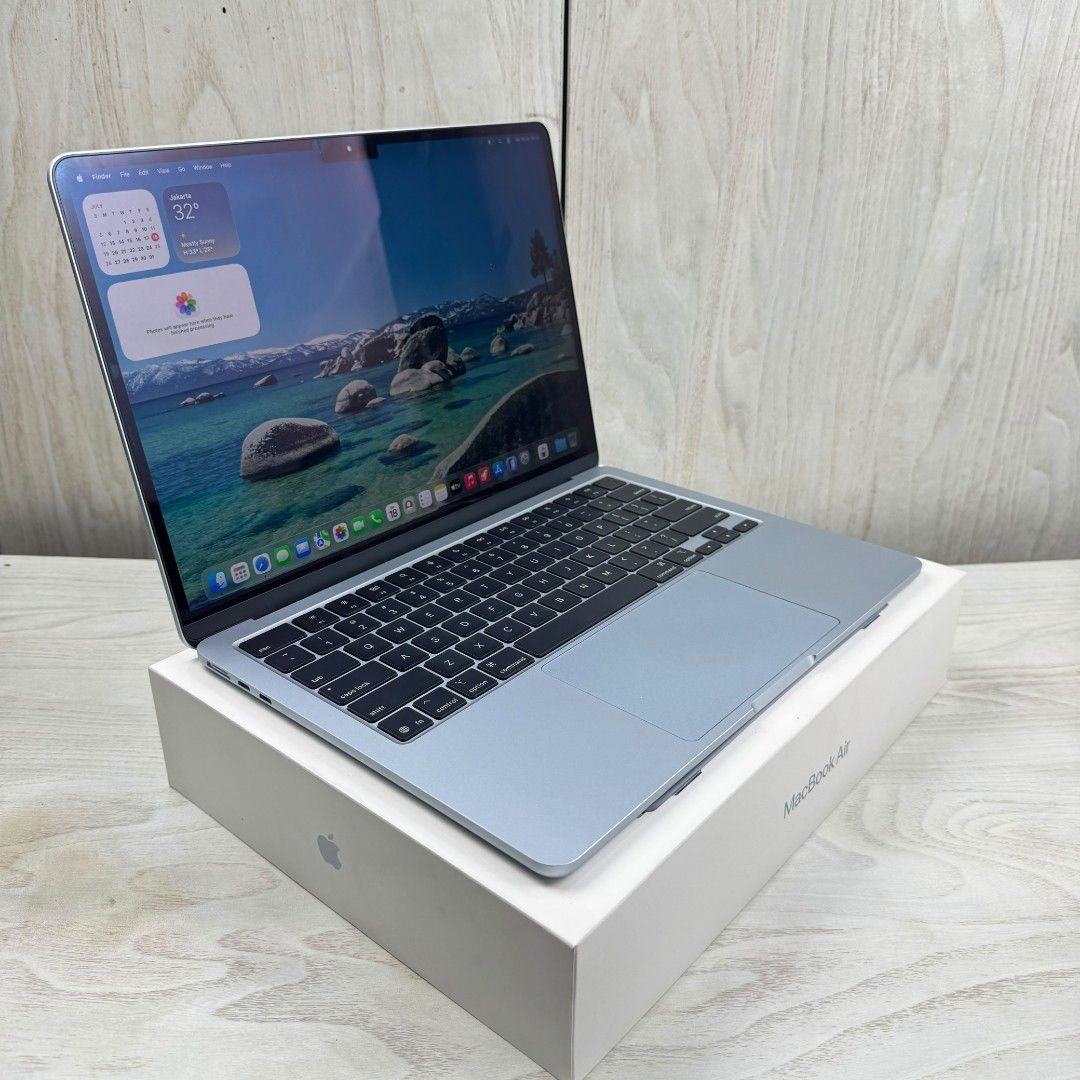 Macbook Air M4 13 Inch Ram 16 Ssd 256 lengkap full set Sky Blue Ibox Mulus No minus garansi BH 100 % (Kategori: Laptop) berada di Tangerang. Dikirim oleh pamulangmacbook (ID iklan 1450514936, Gambar 3). Deskripsi: Macbook Air M4 13 Inch Ram 16 Ssd 256 lengkap full set Sky Blue Ibox Mulus No minus garansi BH 100 % SPESIFIKASI * RAM 16 GB * Storage Ssd 256 * Chipset Air M4 * Macos Tahoe * Layar 13 inch * Sky Blue Bonus Aplikasi - Adobe family - ful